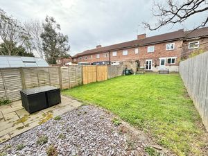 Pound Road Little Sutton